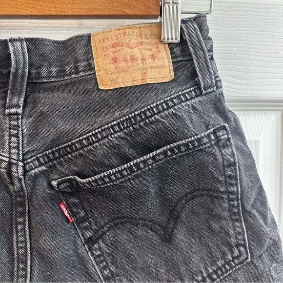 LEVI 501 ORIGINAL FIT HIGH RISE WOMEN'S SHORTS black size 24 - Picture 5 of 8